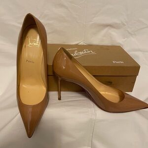 Christian Louboutin Taupe Patent Leather Heels (size 40)